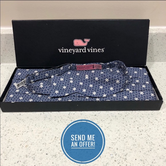 Vineyard Vines Other - Vineyard Vines Snowflake Bow Tie Cummerbund Set